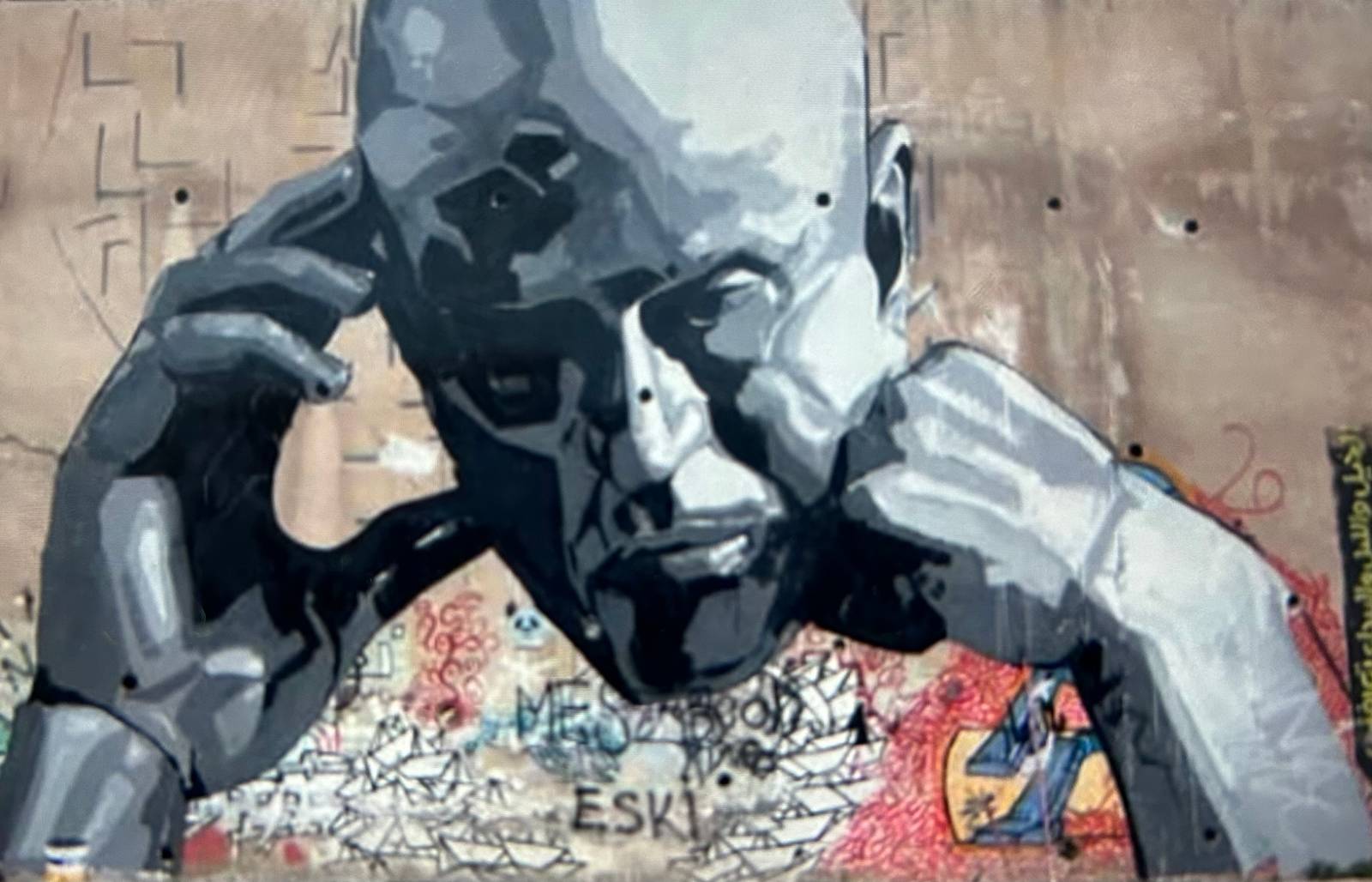 Miramar Al-Nayyar&mdash;Thinking Statue