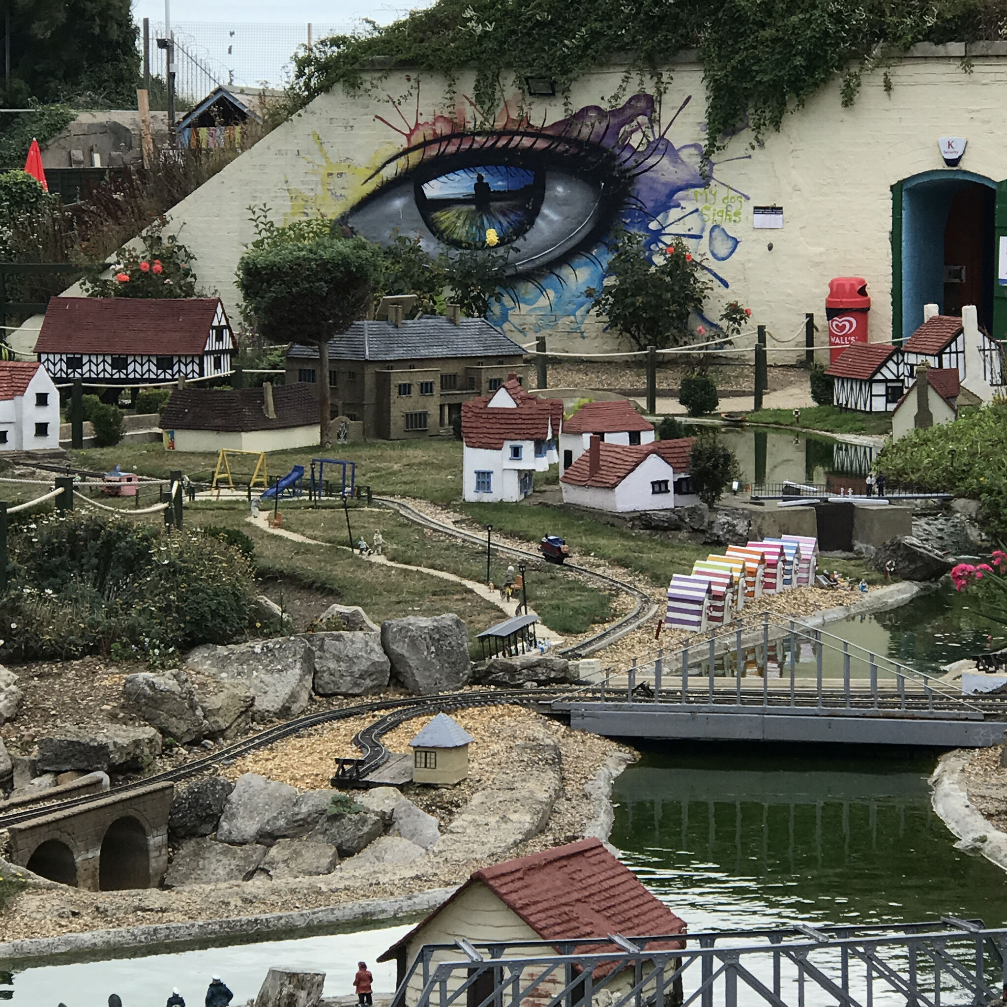 Fark, NZIE, Berk MLC, My Dog Sighs&mdash;Southsea Model Village (various artists)