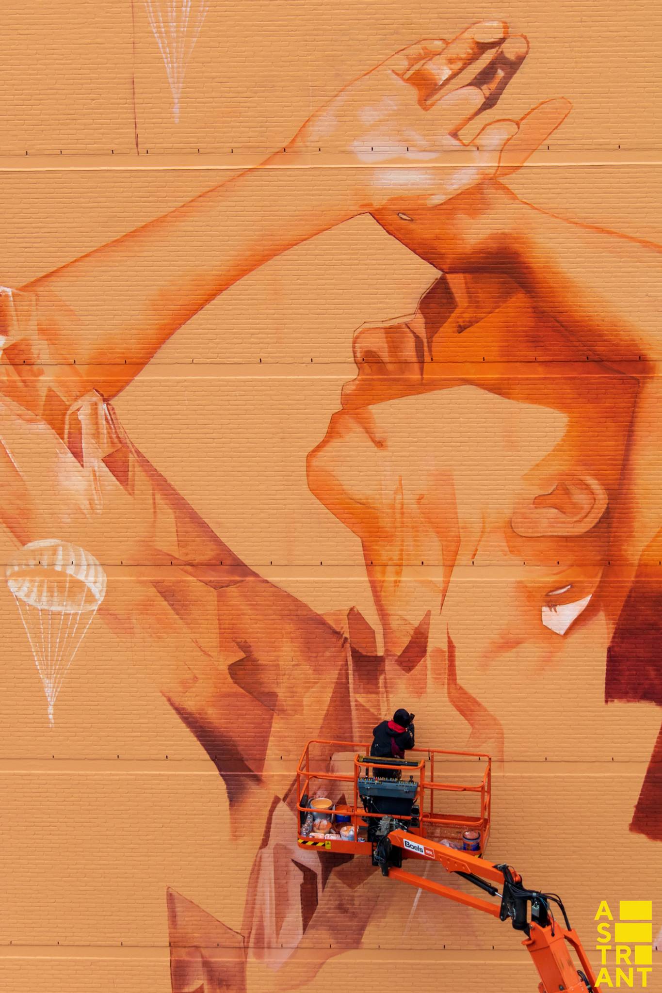 Iota&mdash;Airborne Mural  - Veldhuizen