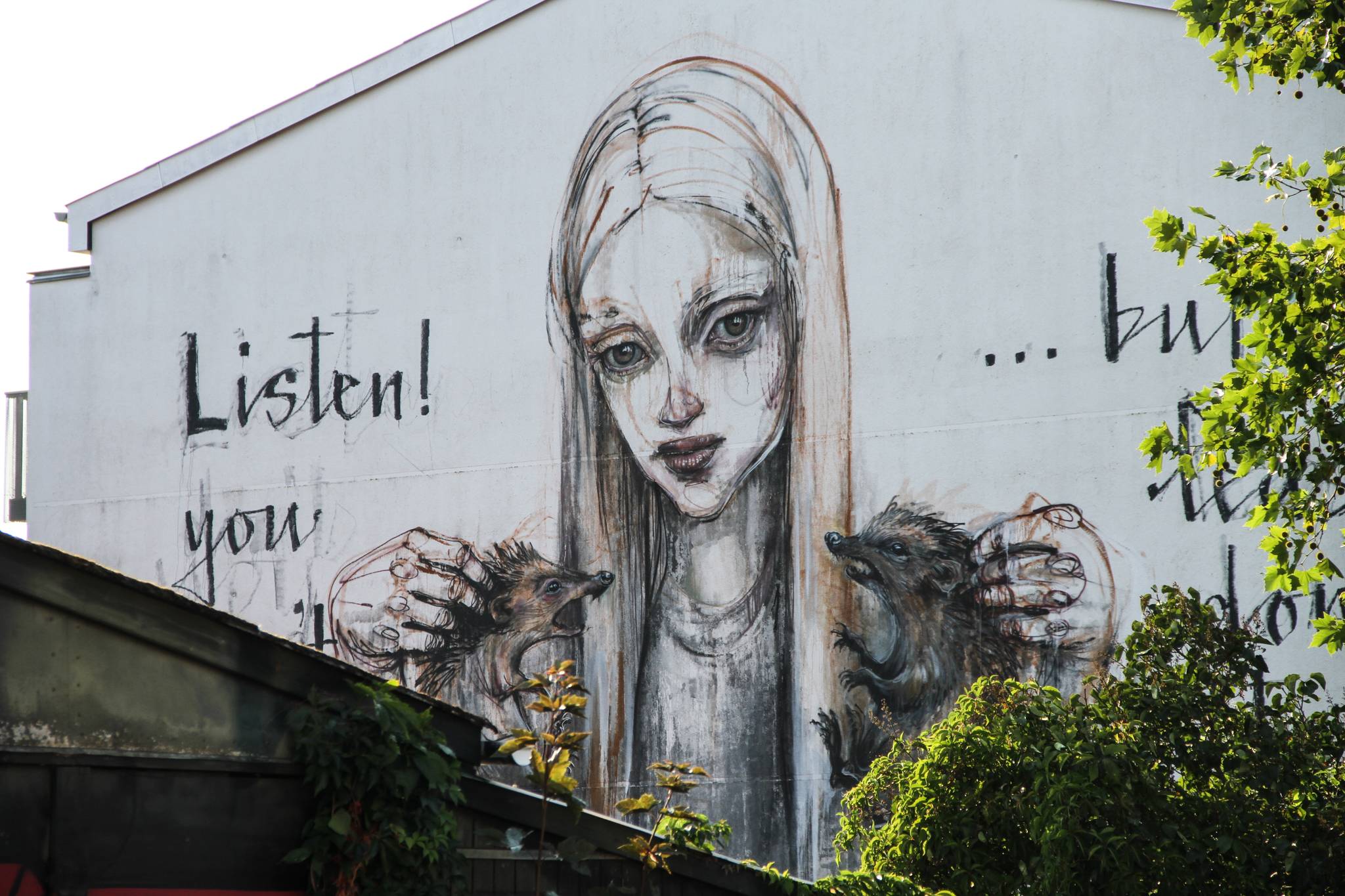 Hera (Herakut)&mdash;Listen you dont need to hug