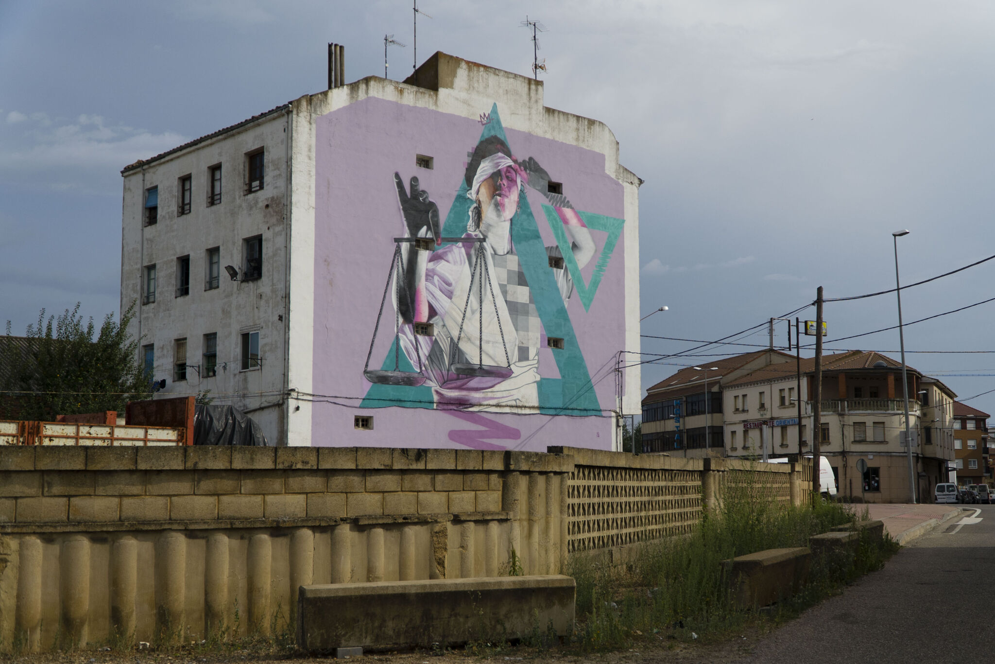 Asier&mdash;"Justitia caecus non est /  La justicia no es ciega / Justice is not blind "