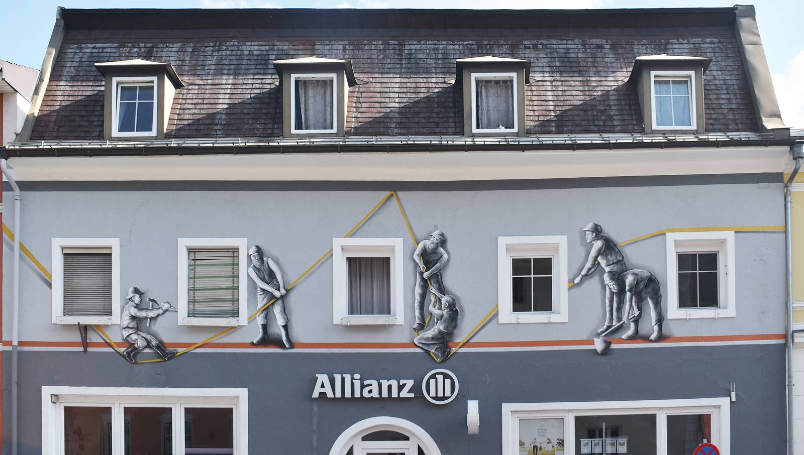 Aktrice&mdash;Insurance company house // EU kunstwaende
