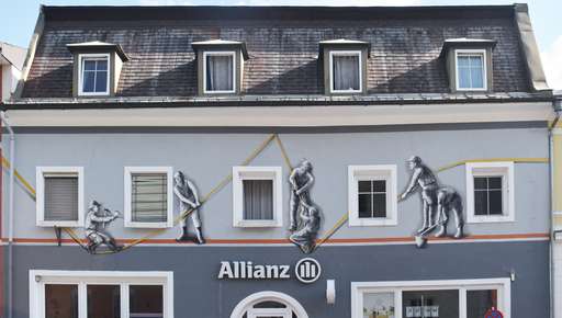 Insurance company house // EU kunstwaende