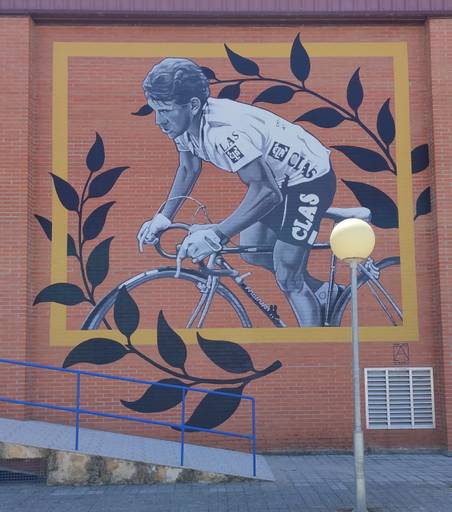 Homenaje al ciclista