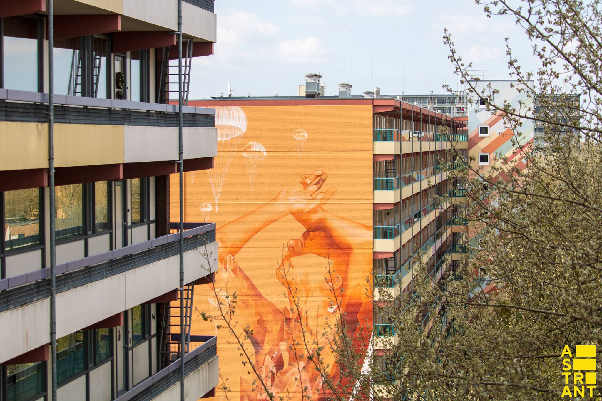 Iota&mdash;Airborne Mural  - Veldhuizen