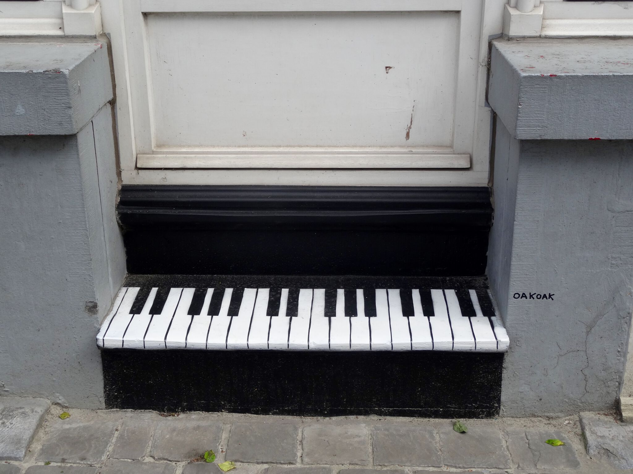 Oakoak&mdash;Le petit piano urbain