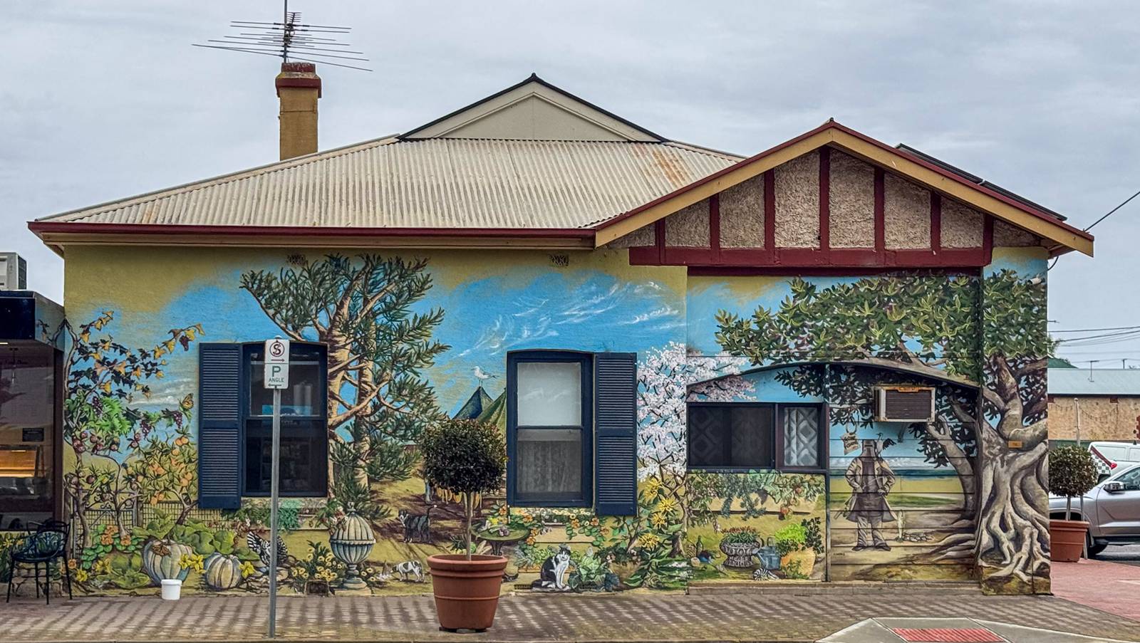 Anne Harris&mdash;Blue Lime Cafe Mural