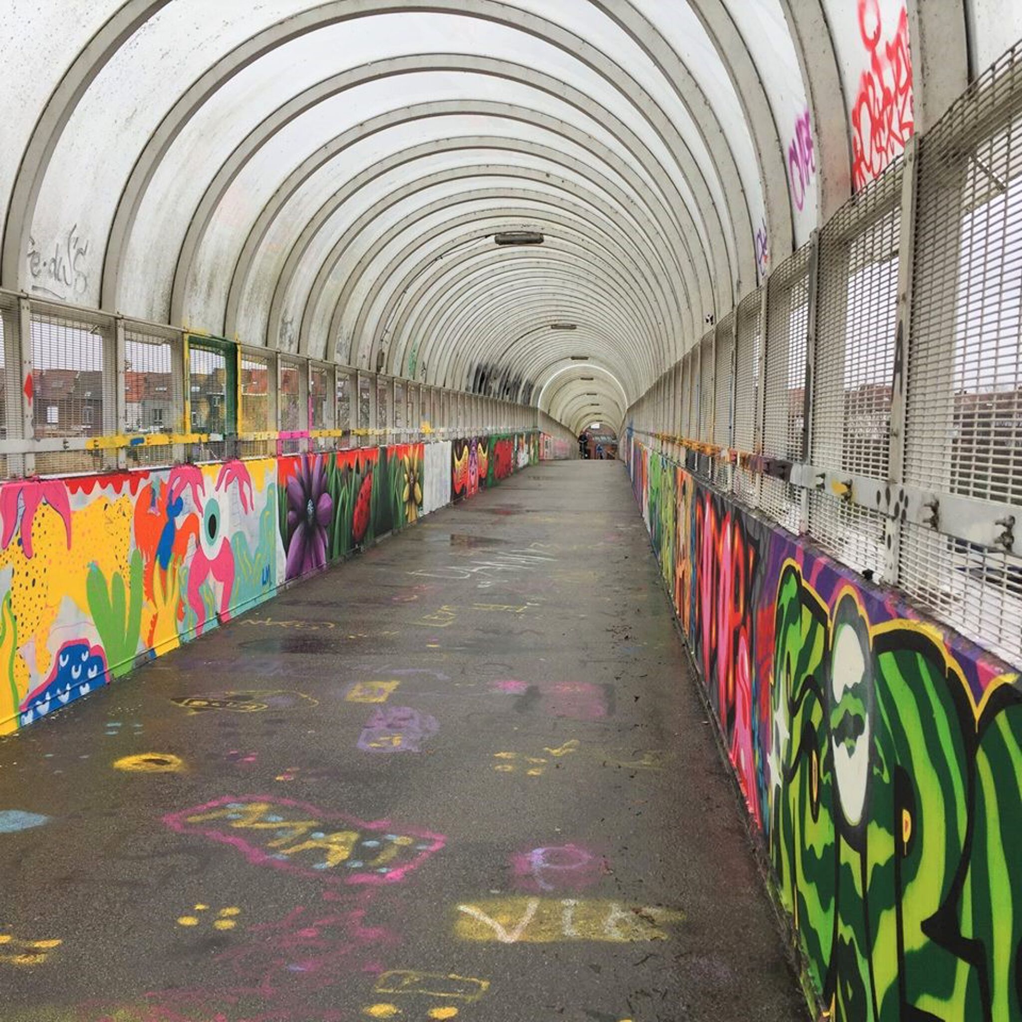 Various Artists, 2Dirty, Beireh&mdash;Art on Tivoli bridge