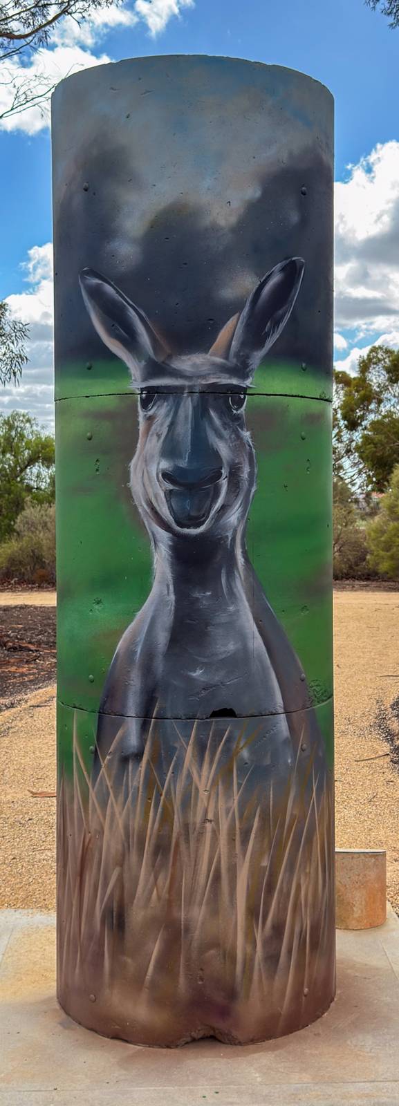 Jarrod Loxton&mdash;Mini Silo Art Trail
