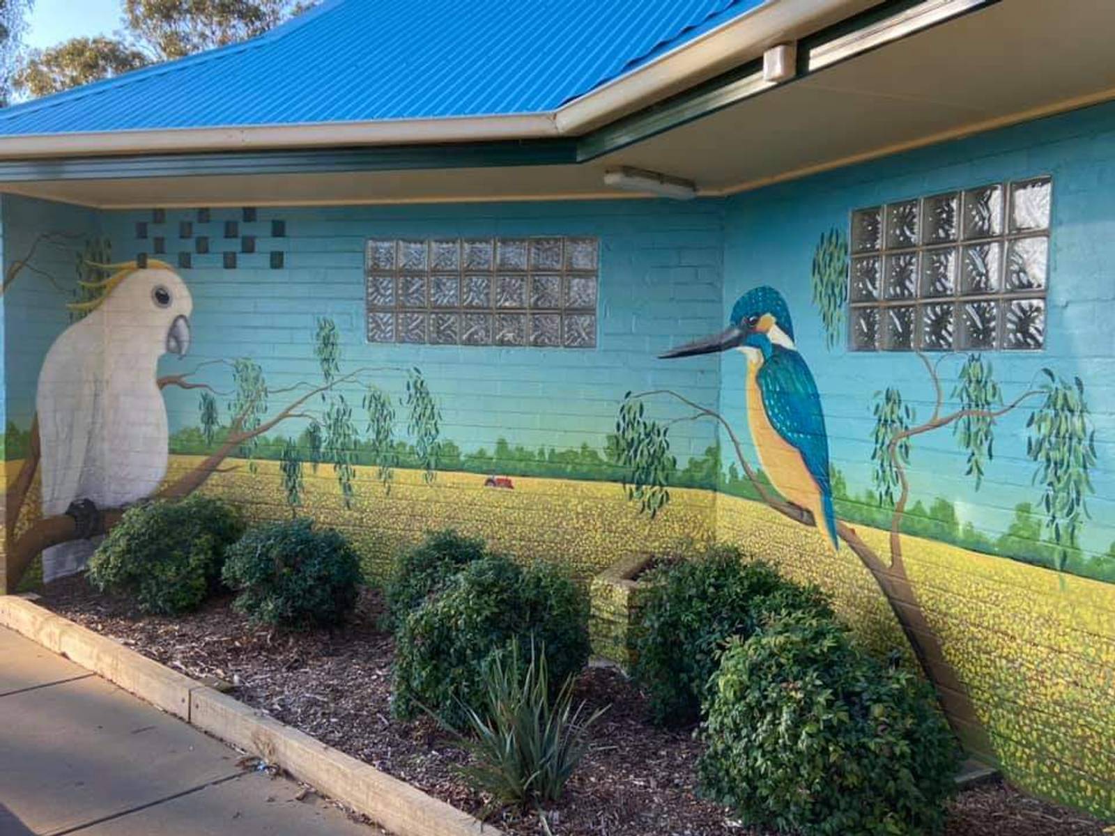 Tank Art&mdash;CR Wood Park Amenities Block Birds