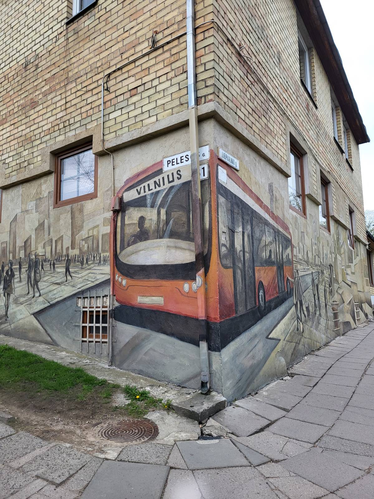 unknown&mdash;Vilnius bus mural