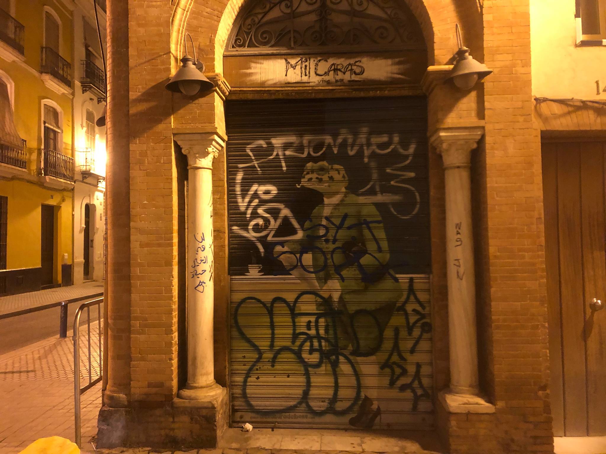 Alexandra del Bene&mdash;Bar Mil Caras