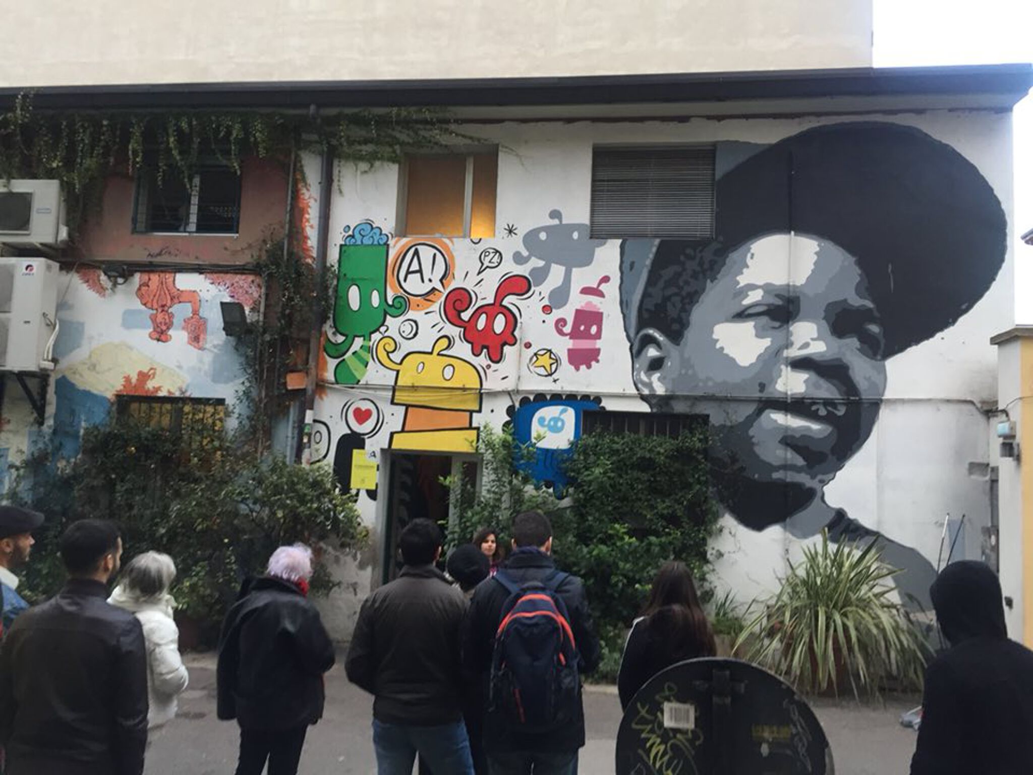 &mdash;Another Scratch In The Wall Street Art Tours (recommended by Street Art Cities) - ISOLA tour