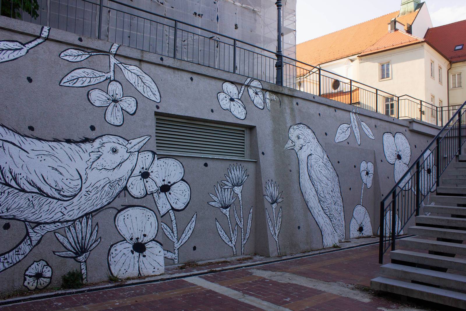 OKO&mdash;Bloom Nest: Your Sanctuary in Nature
