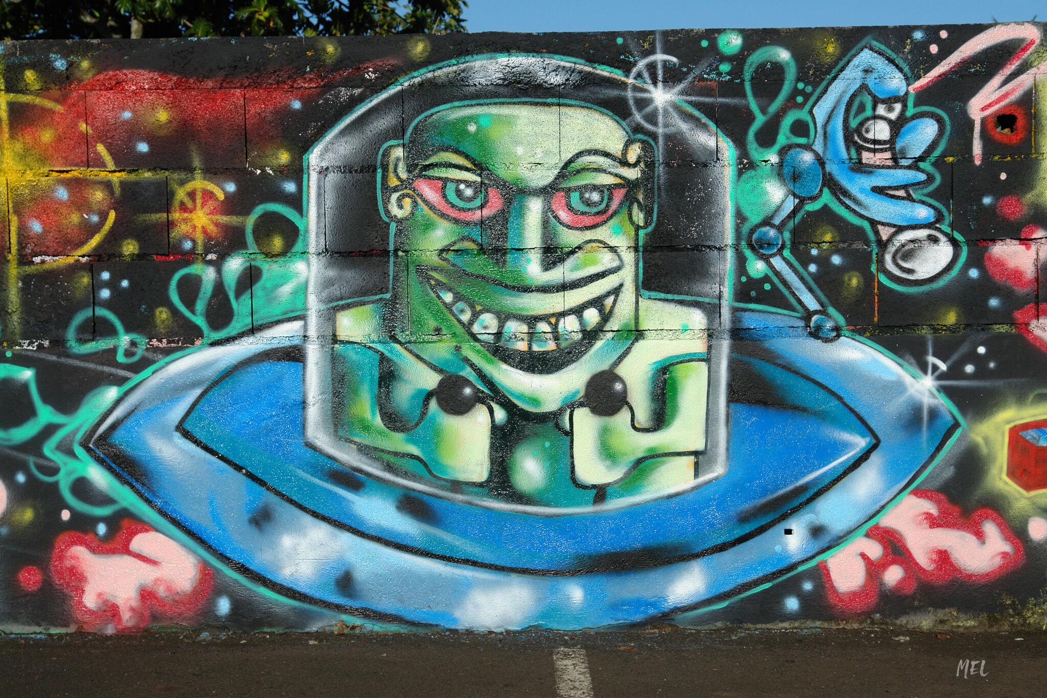 Unknown - Papeete&mdash;The flying saucer