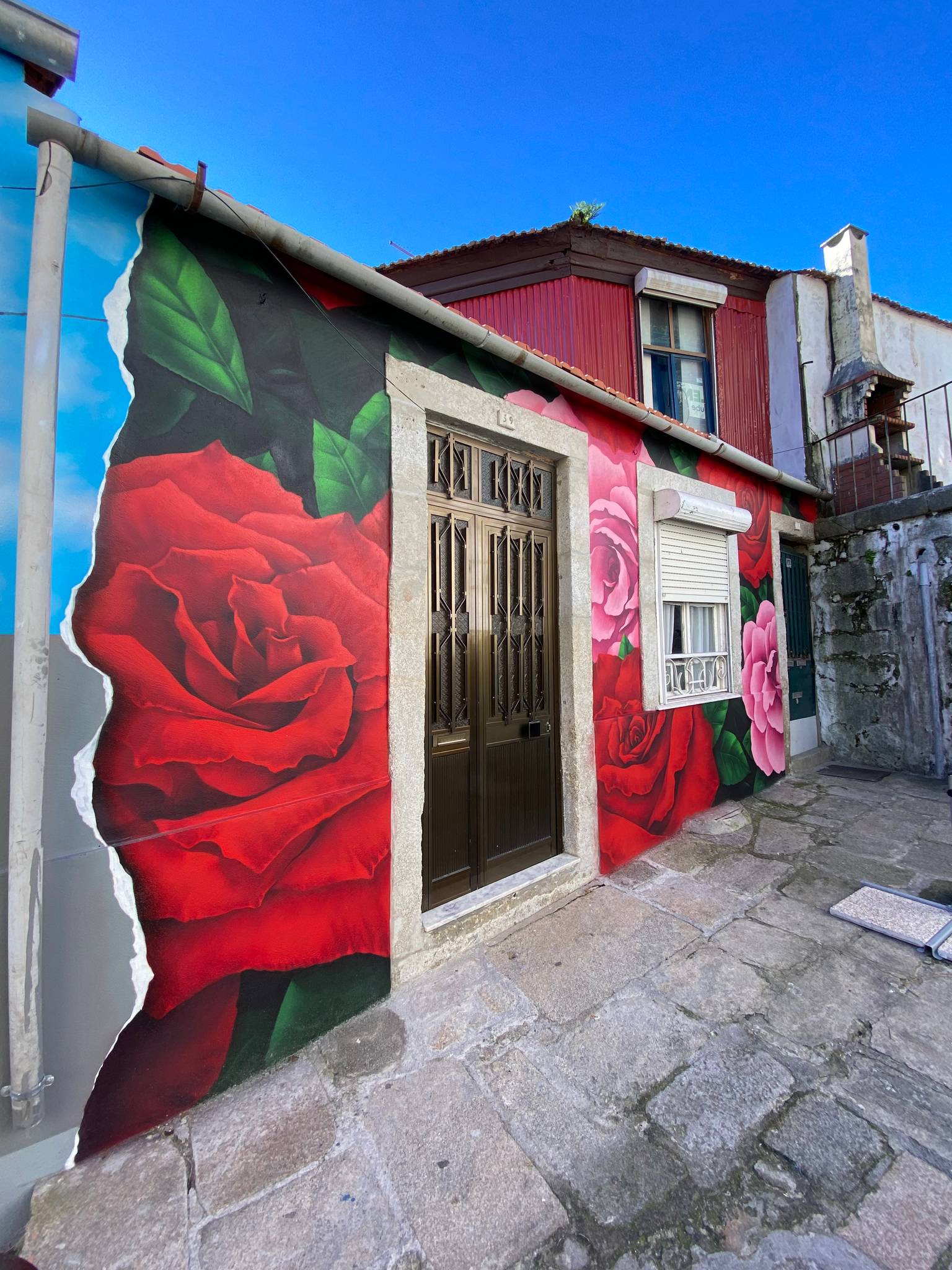 Mr Dheo&mdash;“Dona Rosa” & joint walls
