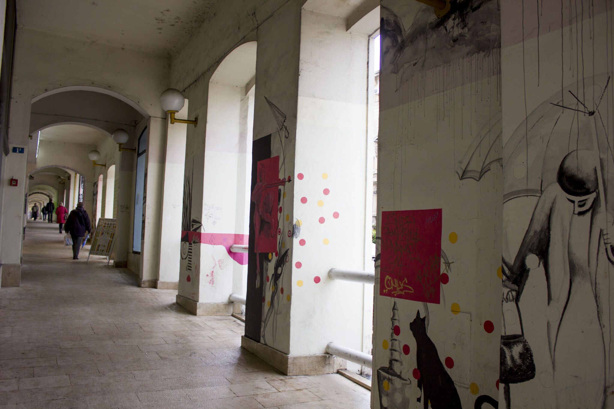 ArtuDitu, Pekmezmed, Šumski, Arya, Trash Will Smash, Džedaj, Ninja Tiger, Ojo Magico, Tifani Rubi&mdash;Abandoned shopping mall