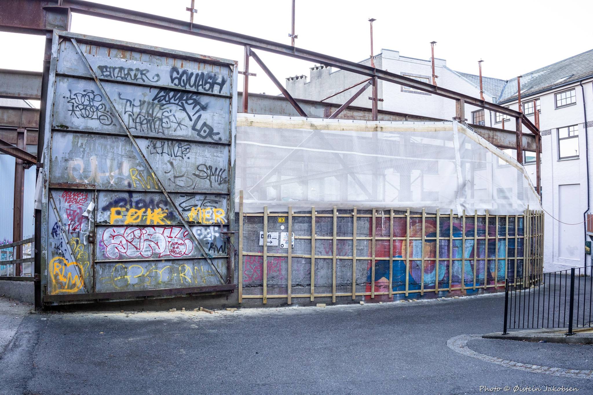 &mdash;Legal wall - USF