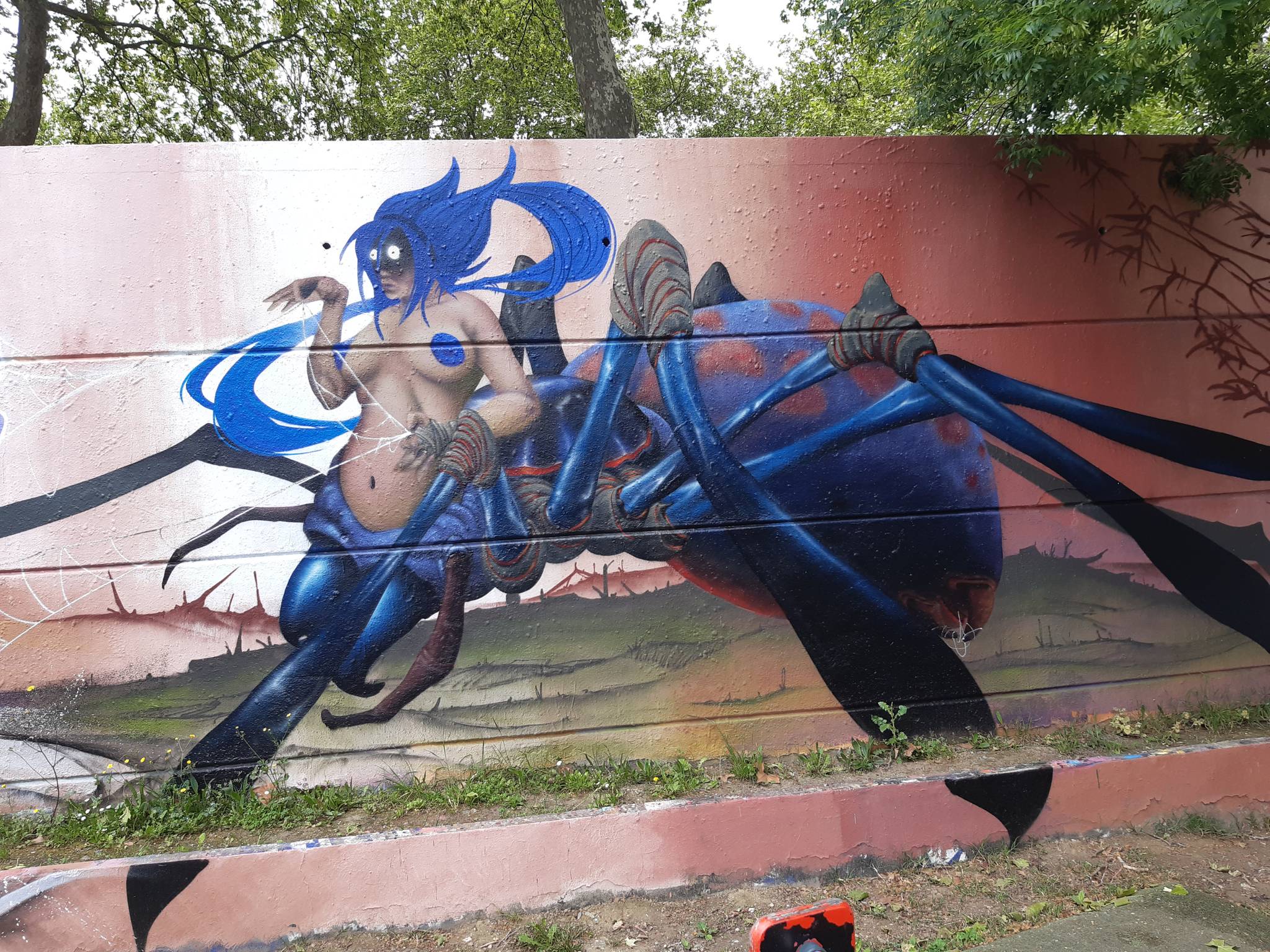 Skore999&mdash;Femme Araignée (n'est plus visible)