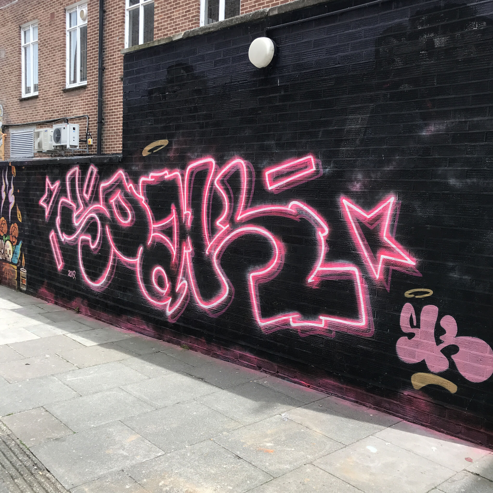 Fark, Roo Abrook, Kloth, NZIE, Sarnie, Nova, South Soak, Berk MLC, Pogo, Mistersamo, RoosArt&mdash;Southsea Ghetto (various artists)