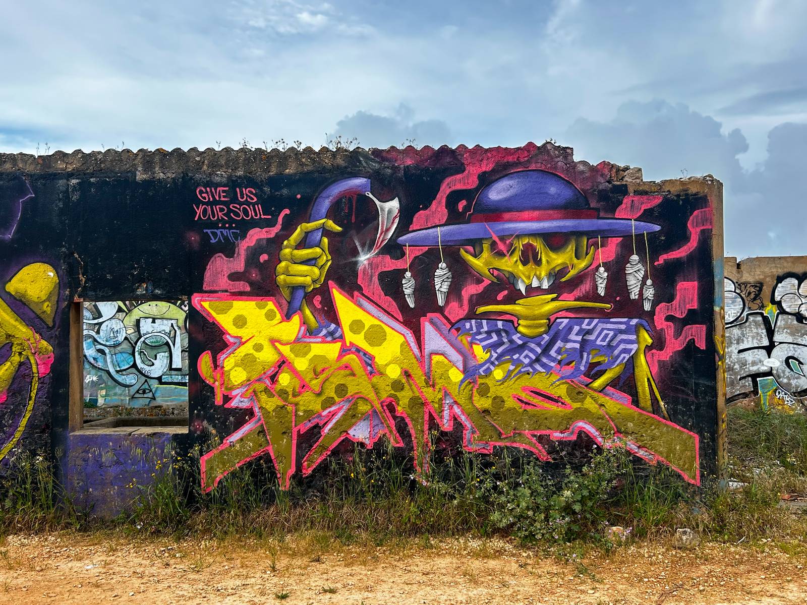 Le Funky, Ismo&mdash;A ruin full or street art