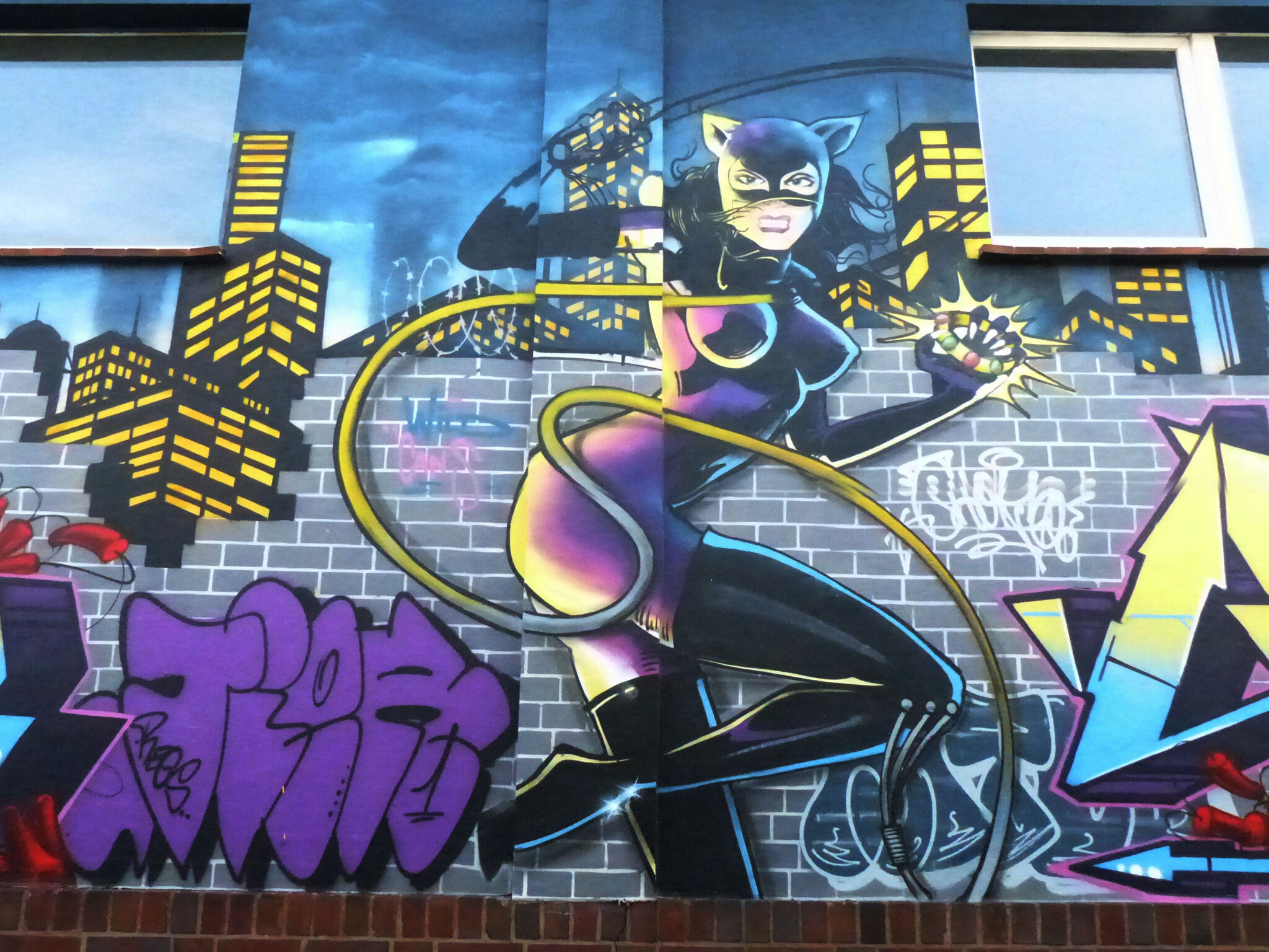 More Than Words, Aphe, Pems, Choko, Kiks&mdash;Catwoman and other characters Drehbrückenstraße 4