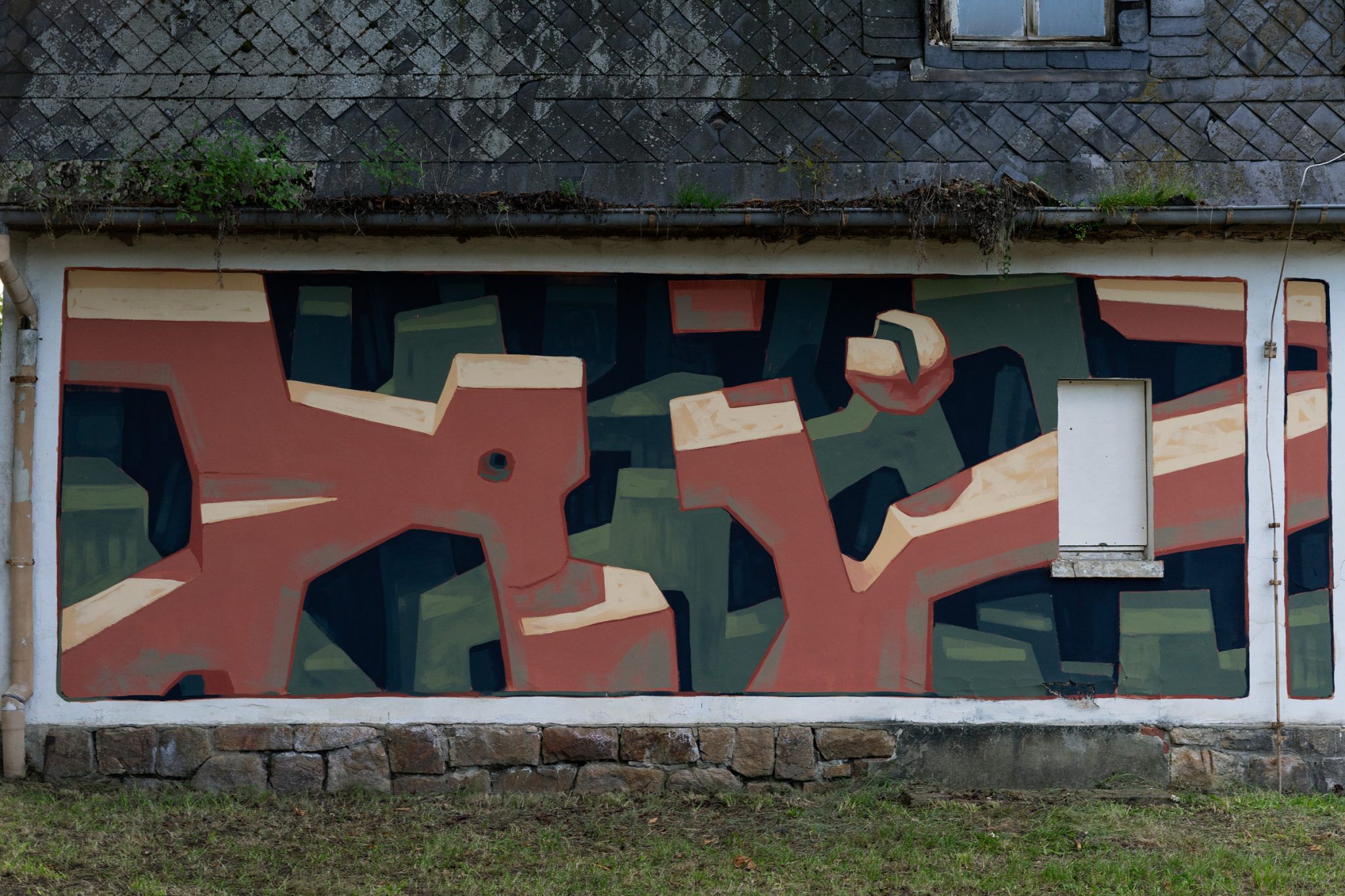 Mots&mdash;untitled - painted house