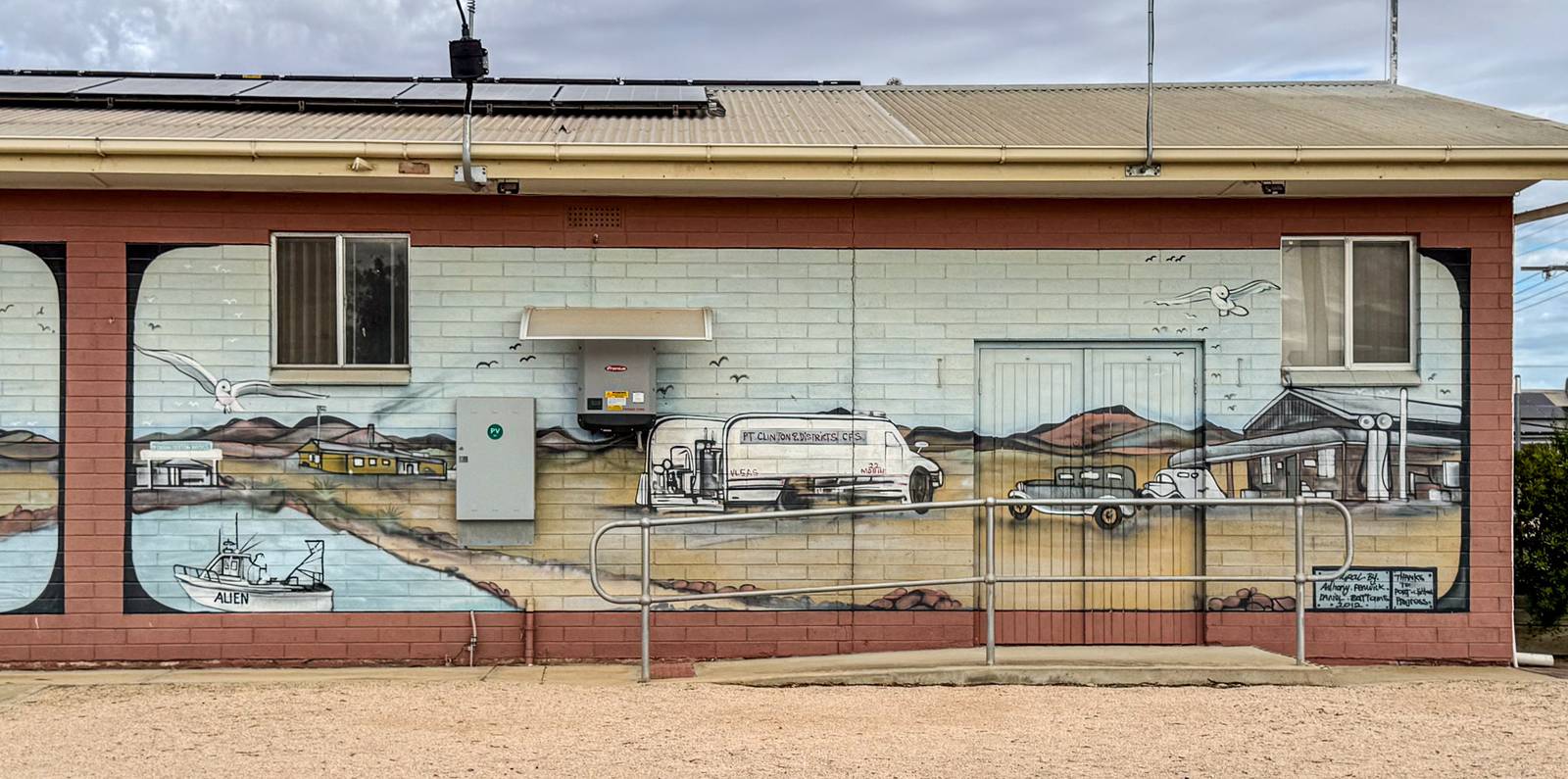 Anthony Fenwick, Daniel Battams&mdash;Port Clinton Community Centre Mural
