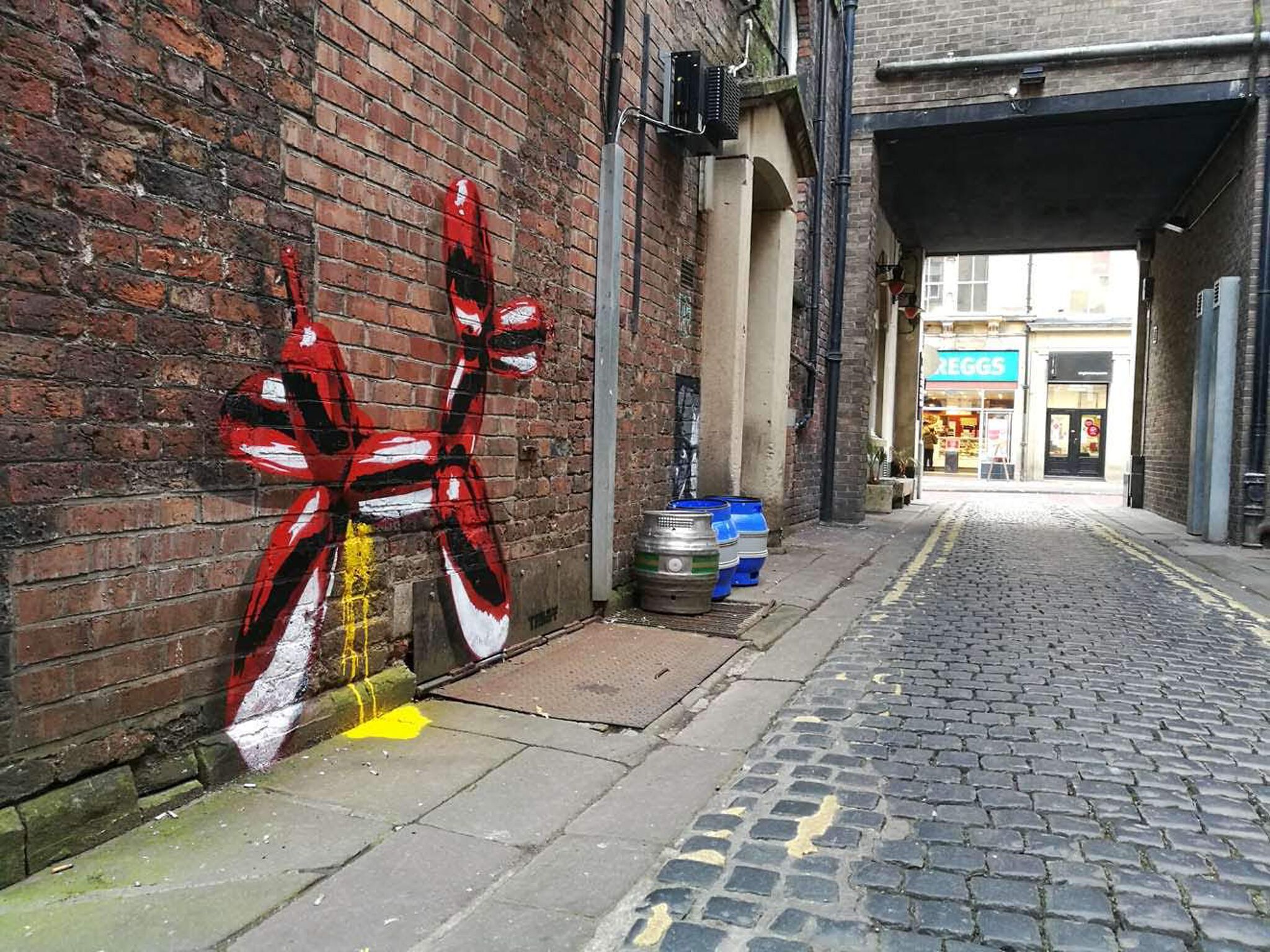 TABBY&mdash;Balloon Dog