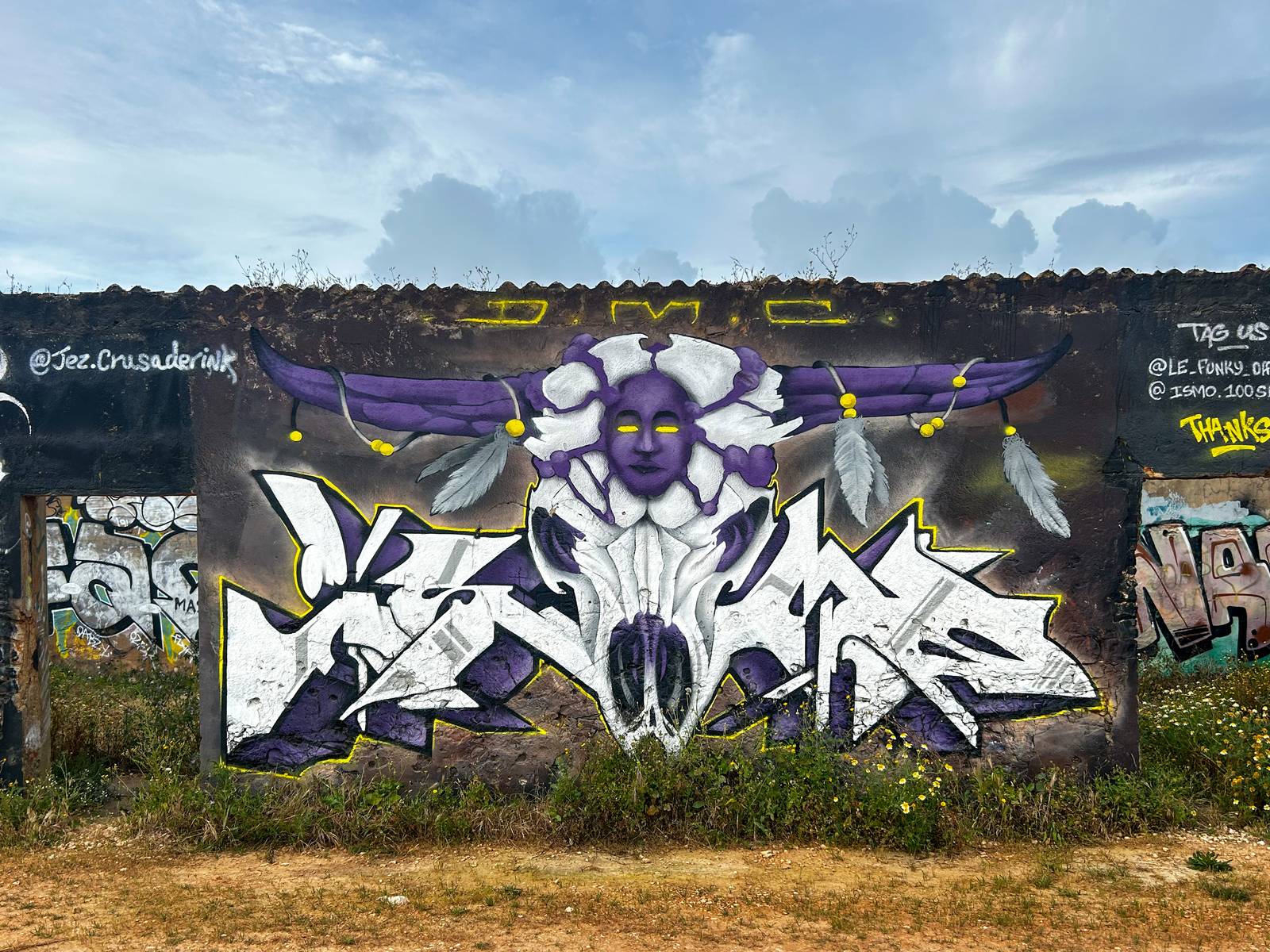 Le Funky, Ismo&mdash;A ruin full or street art