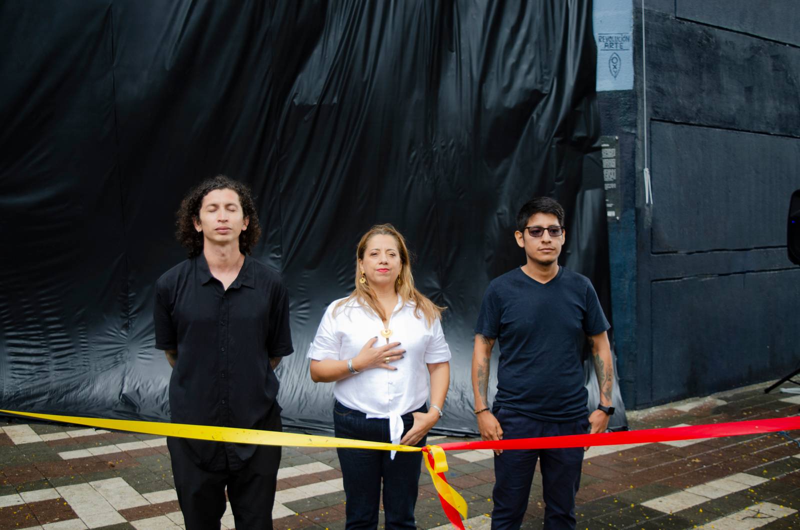 revolucionarte , Oxy&mdash;Metaphor of Balance