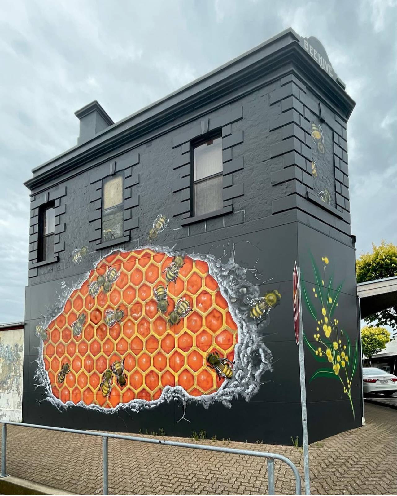 Mike Makatron&mdash;Beehive Corner