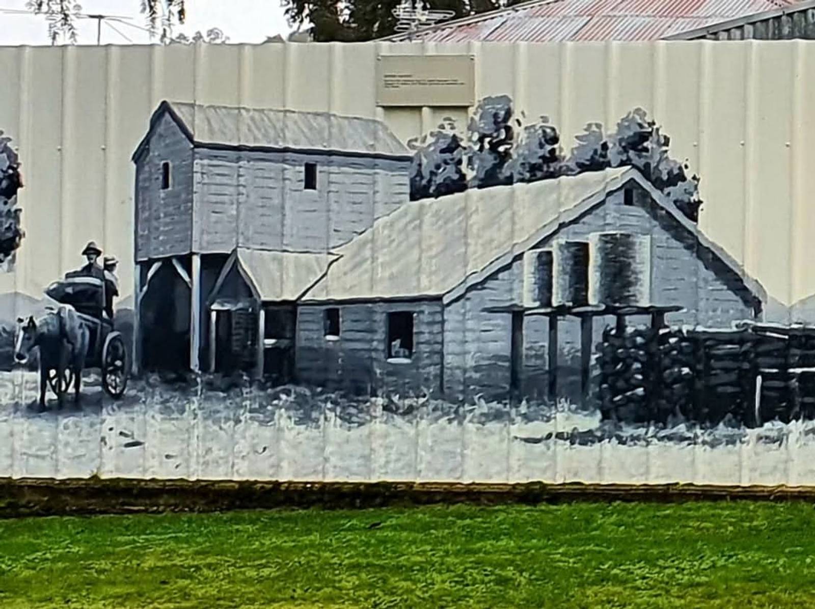 Mike Larkin, Tim Bowtell&mdash;Swanpool Heritage Mural