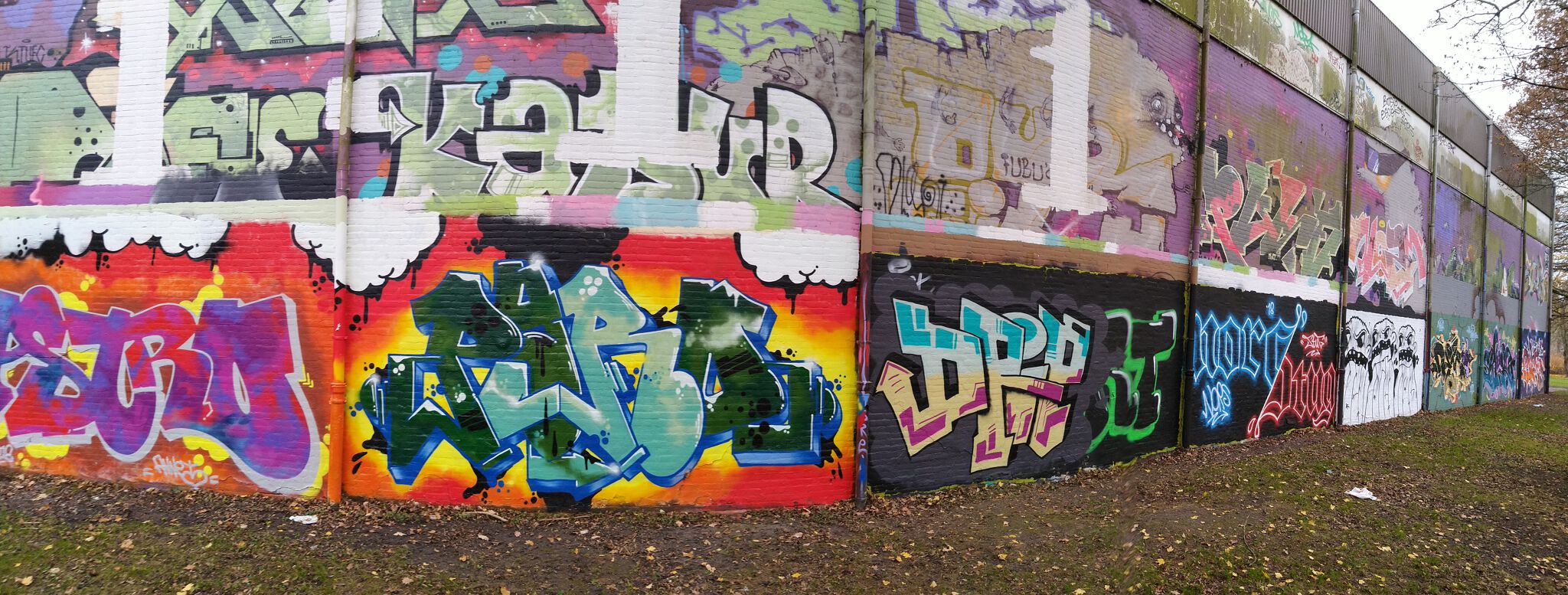 LSD Crew, Romeo, Mega, Erase, Nozm, Nors, Astro, Oreo&mdash;Van Loonstraat Gym (Hall of Fame)