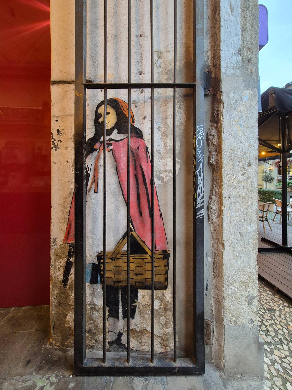 Adres&mdash;Little Red Riding Hood