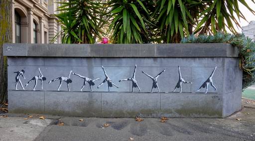 Handstand Girls