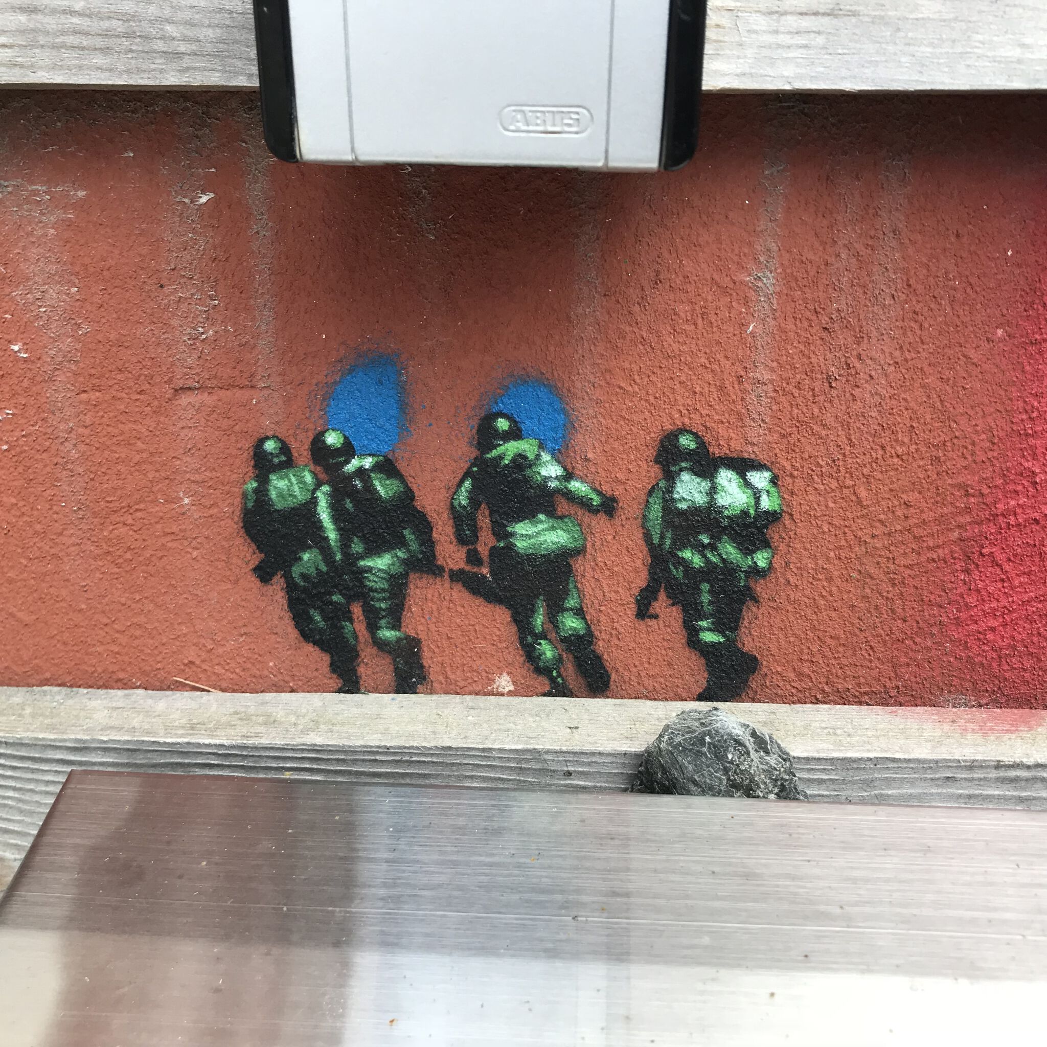 JPS&mdash;Toy soldiers