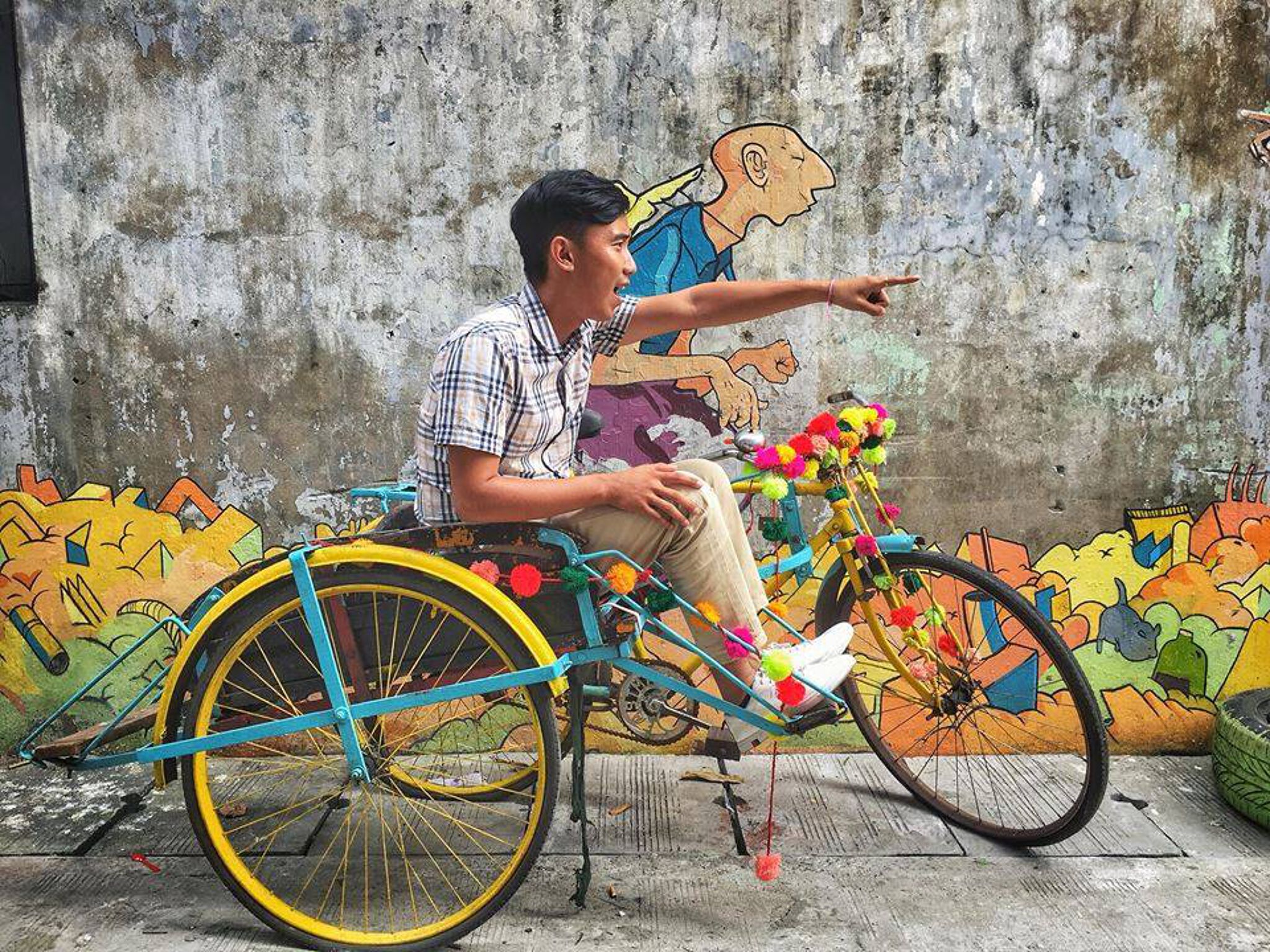alexandre bertrand&mdash;Htun Htun on his rickshaw