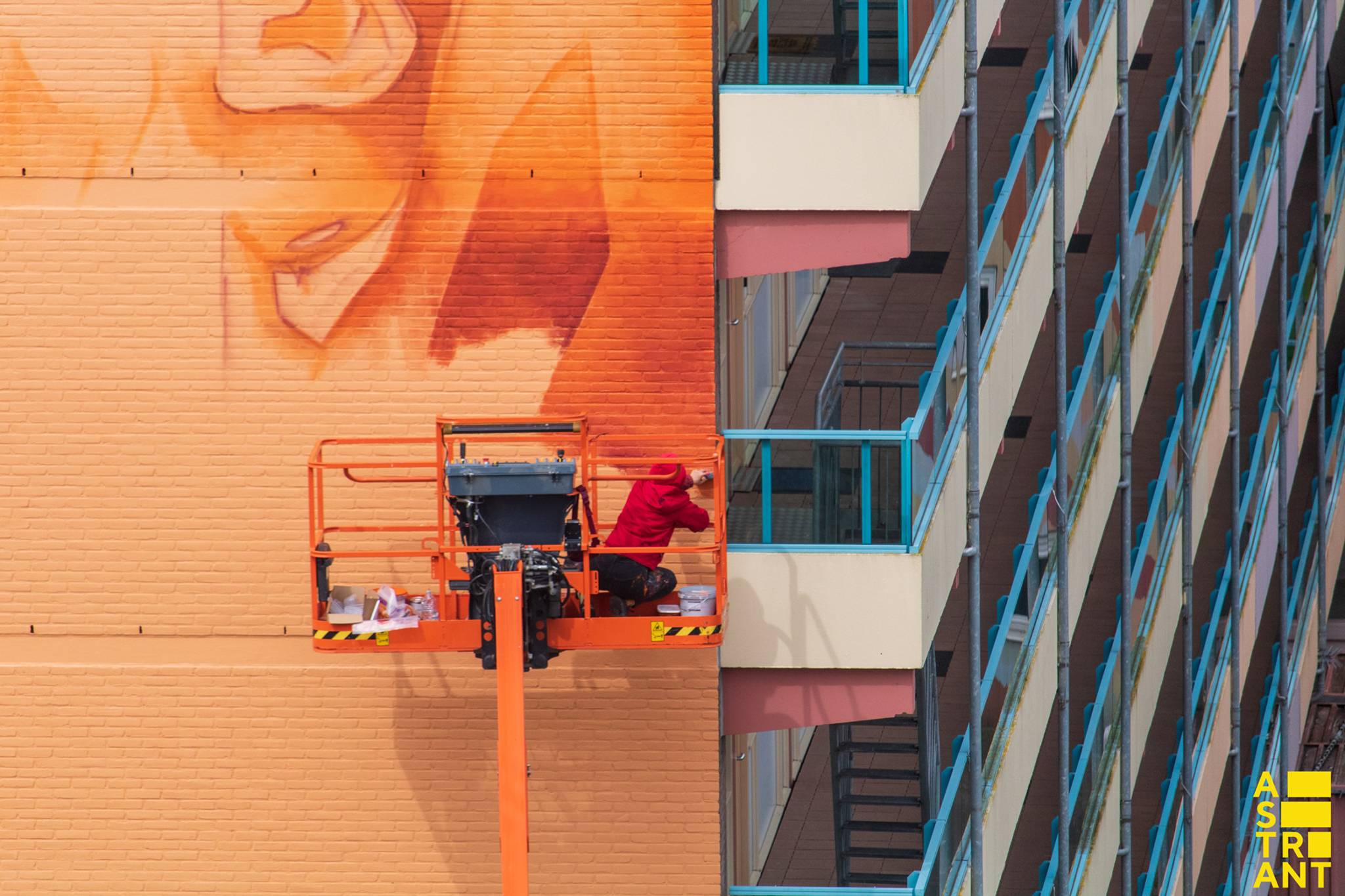 Iota&mdash;Airborne Mural  - Veldhuizen