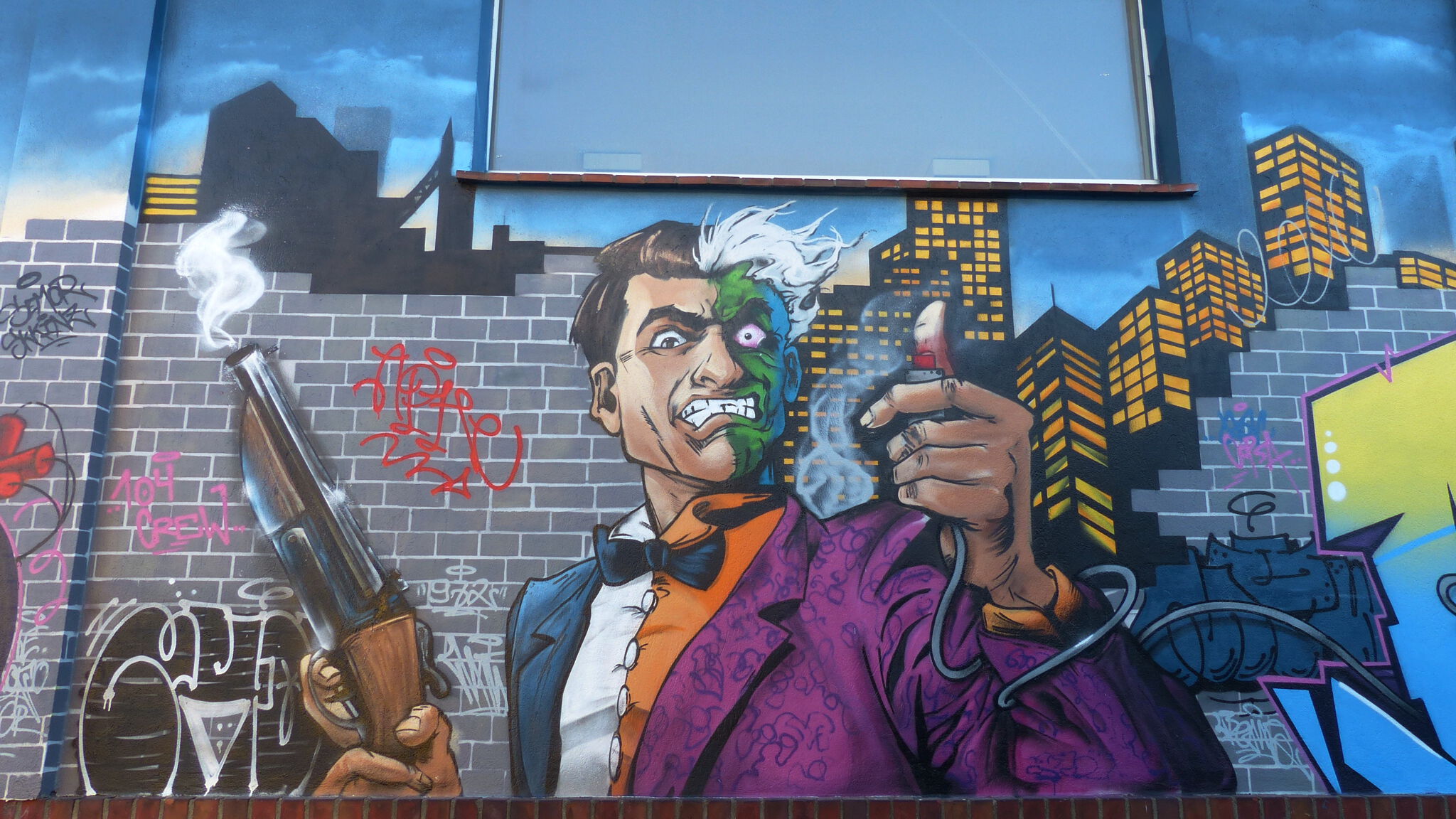 More Than Words, Aphe, Pems, Choko, Kiks&mdash;Catwoman and other characters Drehbrückenstraße 4