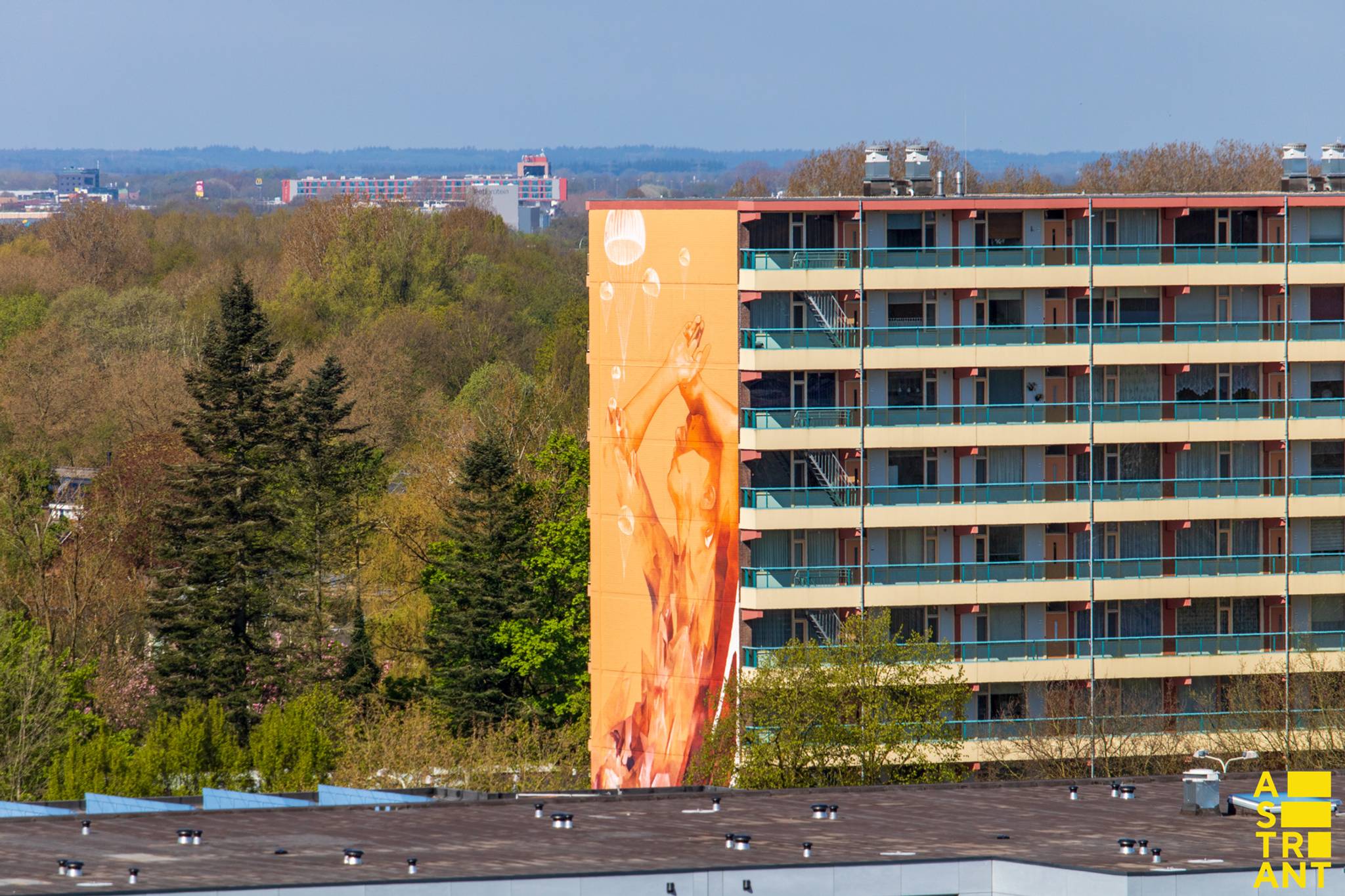 Iota&mdash;Airborne Mural  - Veldhuizen