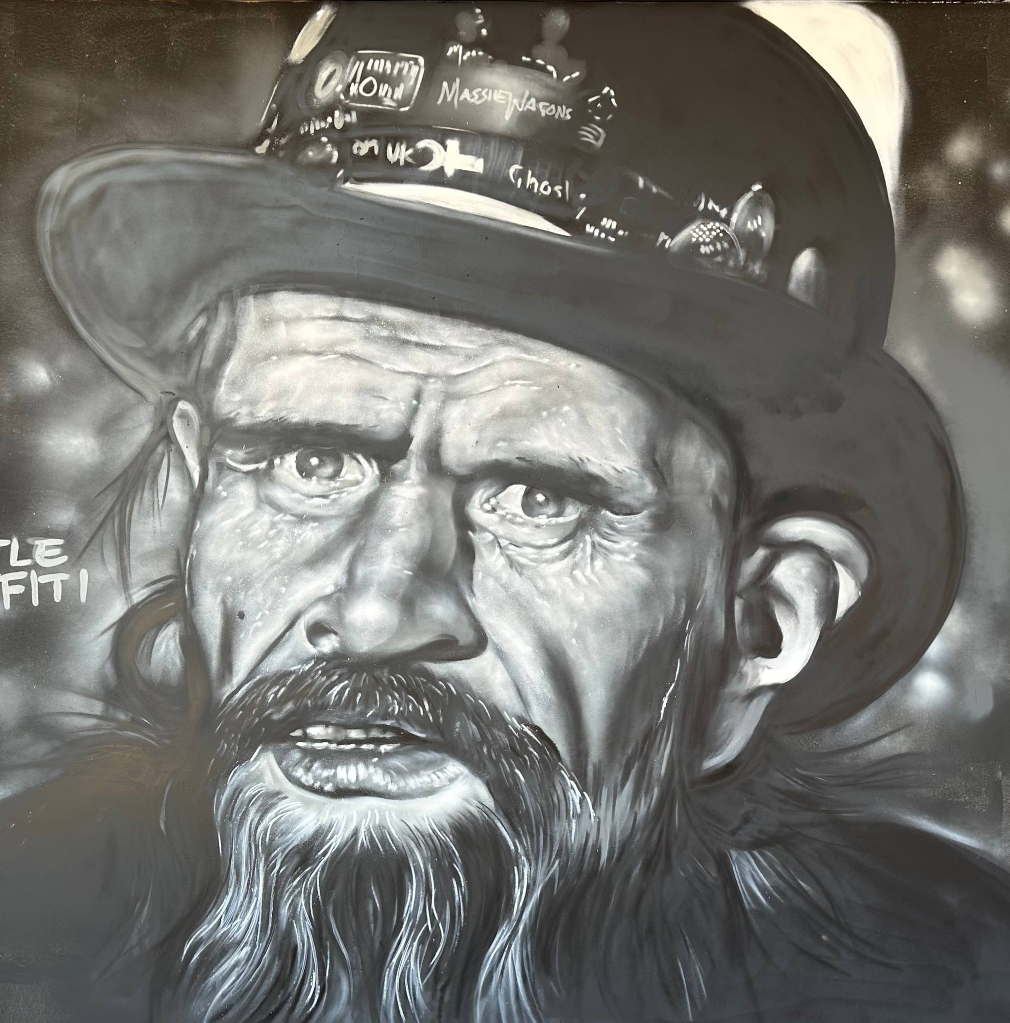 Titlegraffiti&mdash;Portrait of Nuneaton people.