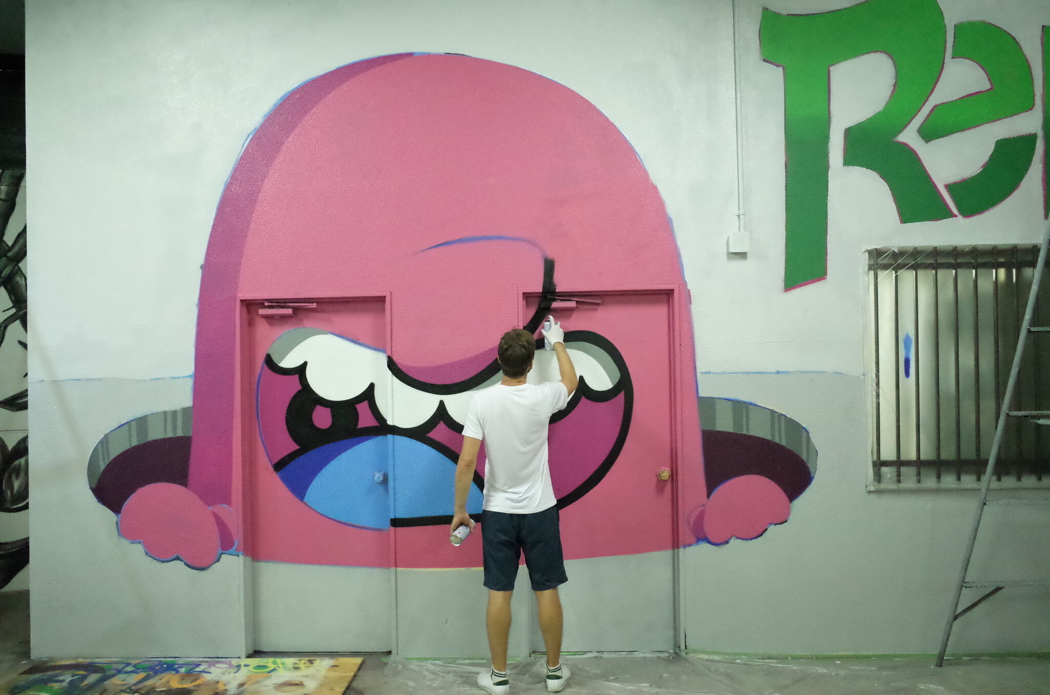Fin DAC, Himbad, Captain Kris, Aito Kitazaki, cpwon, Remio, la_coulure_is_cool, headache_stencil, Paola Delfin, Dan Kitchener, Alex Face, MUEBON&mdash;street art garage tokyo @edogawall