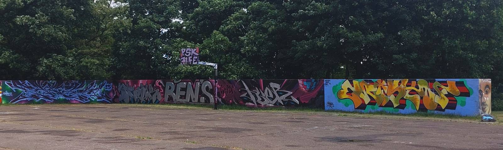 &mdash;Legal Wall de Cointe