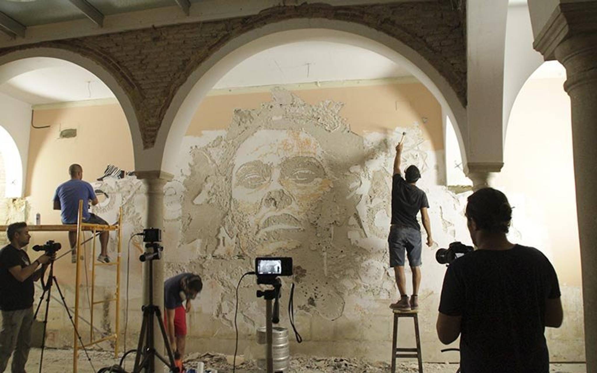 Alexandre Farto aka Vhils&mdash;Lobo Lopez