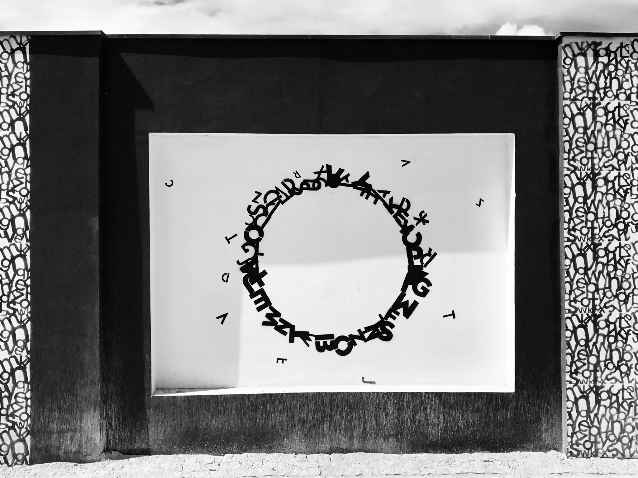 Opiemme&mdash;Black Hole Sun