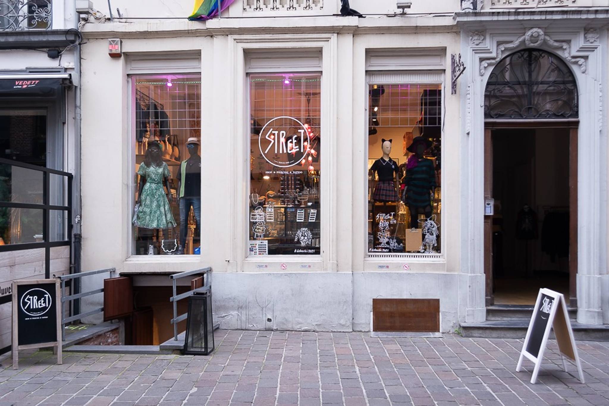 &mdash;STREET shop