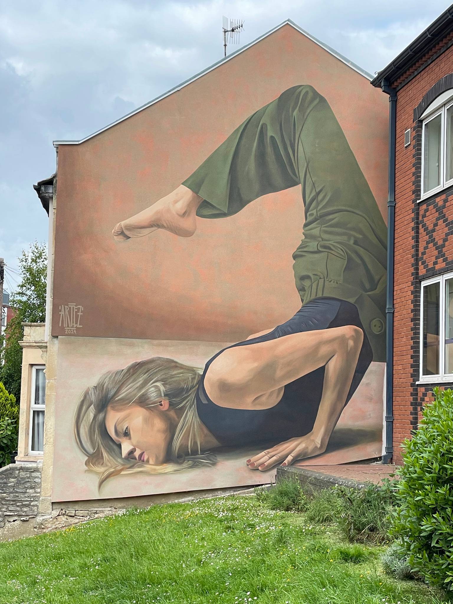 Artez&mdash;Simple Acrobatics