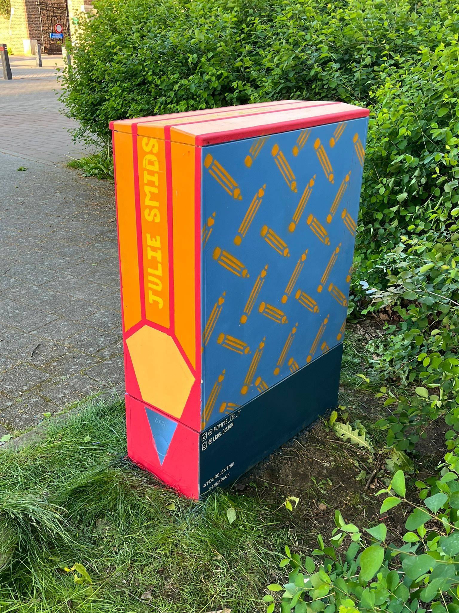 Julie Smids&mdash;Kijk uit! Creatieveling op de weg!