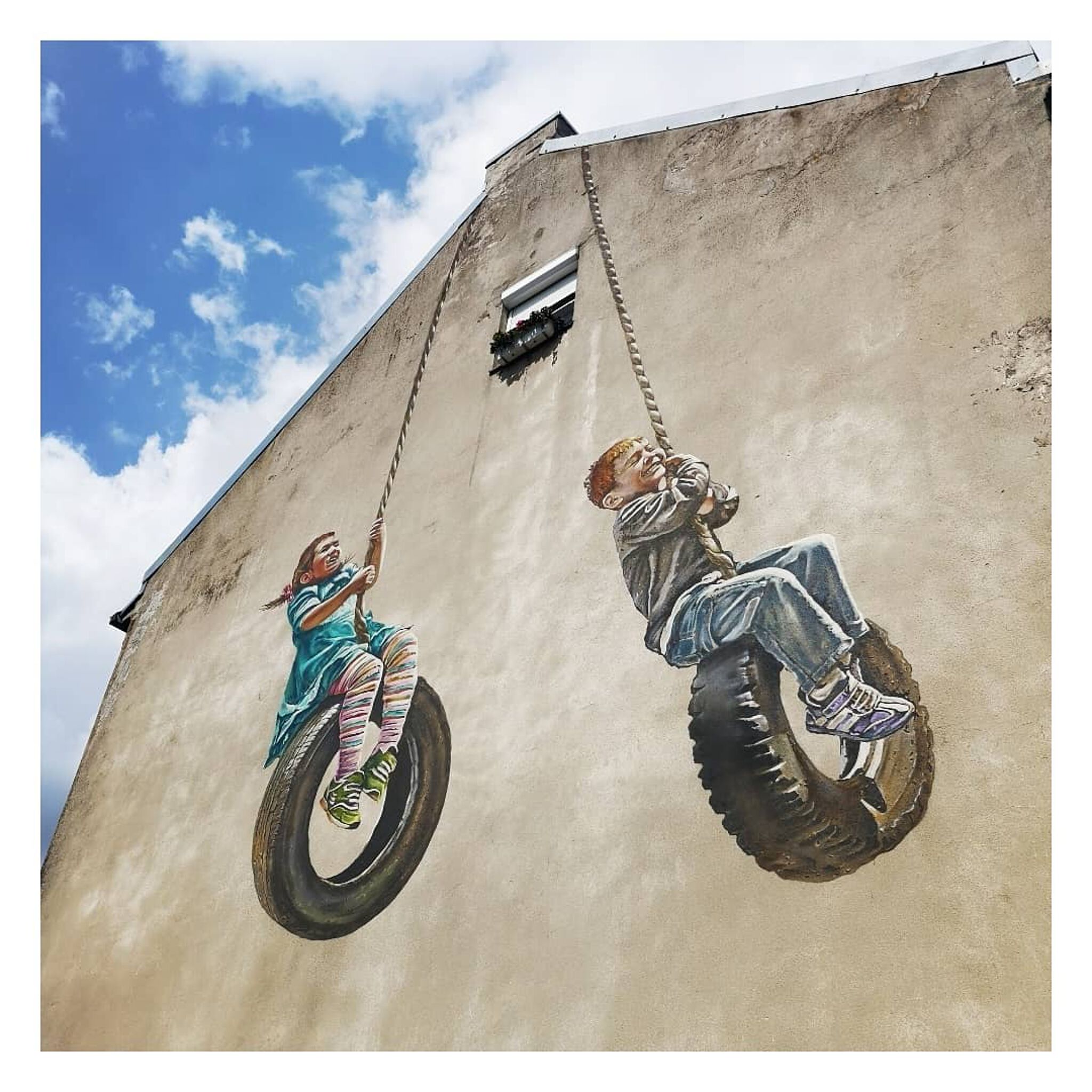 Gyva grafika&mdash;"Tires in the sky"